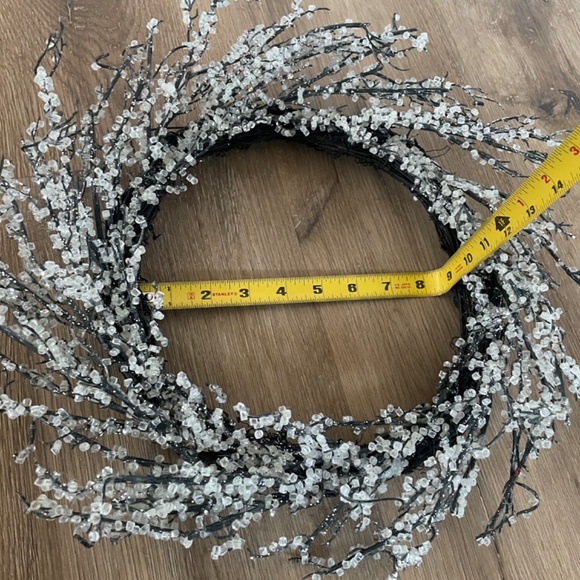 Holiday Bundle: 9" Vintage Wreath and Red Plush Cotton Mat - Picture 5 of 8